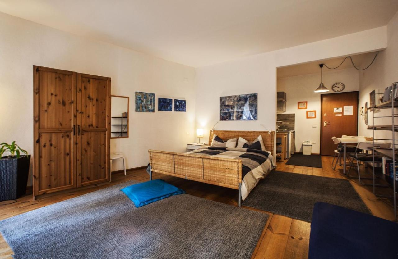 Studio Apartments Centro Storico Via Manno Cagliari Luaran gambar