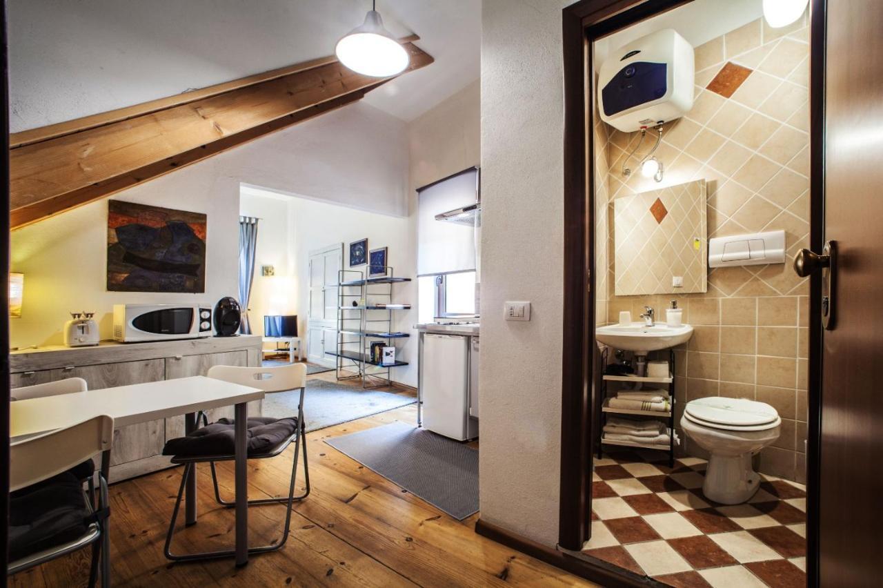 Studio Apartments Centro Storico Via Manno Cagliari Luaran gambar