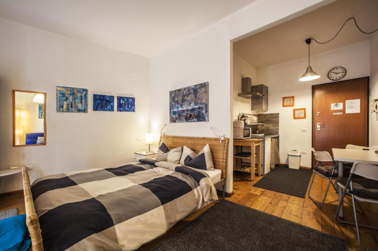 Studio Apartments Centro Storico Via Manno Cagliari Luaran gambar