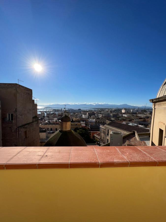 Studio Apartments Centro Storico Via Manno Cagliari Luaran gambar