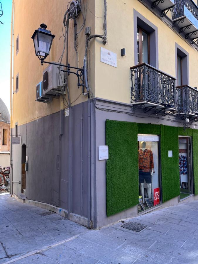 Studio Apartments Centro Storico Via Manno Cagliari Luaran gambar