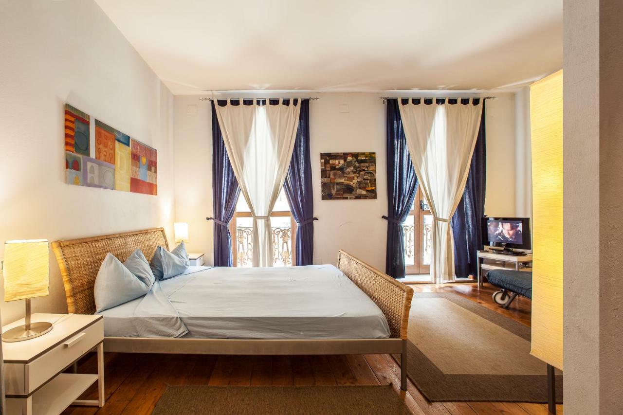 Studio Apartments Centro Storico Via Manno Cagliari Luaran gambar